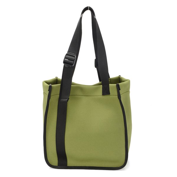 画像2: ソフトで軽量丈夫なネオプレーン素材A4変形トートバッグ /カーキ          (2)