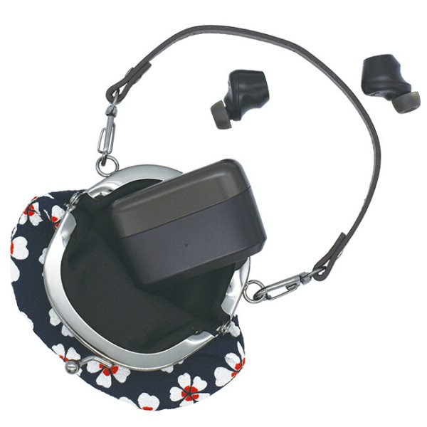 画像3: さくら柄が可愛いストラップ付き手のひらサイズの丸がま口財布小桜/ 紺 (3)