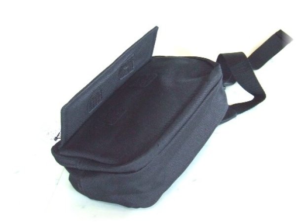 画像8: 小振りサイズ収納力のある２室構造ウエストバッグ（６色有） (8)