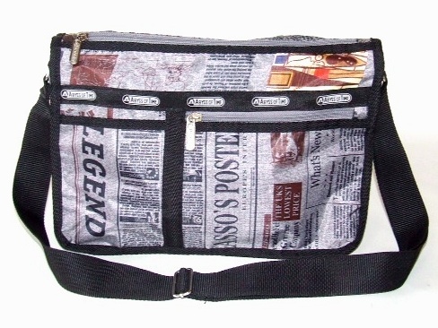 【新入荷】拡幅機能英字新聞ショルダーバッグ