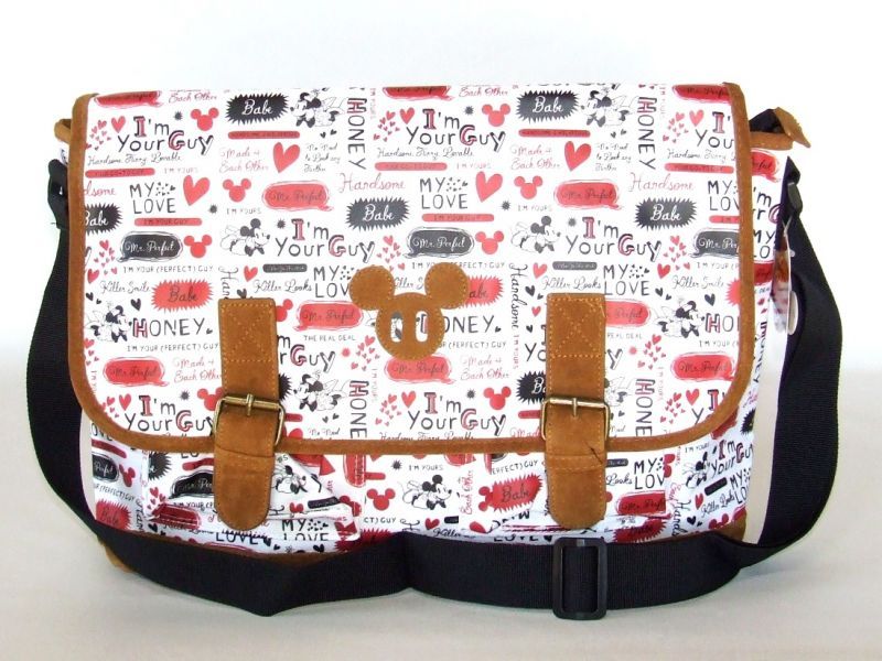 【新入荷】Disneyミッキーマウス総柄メッセンジャーバッグ