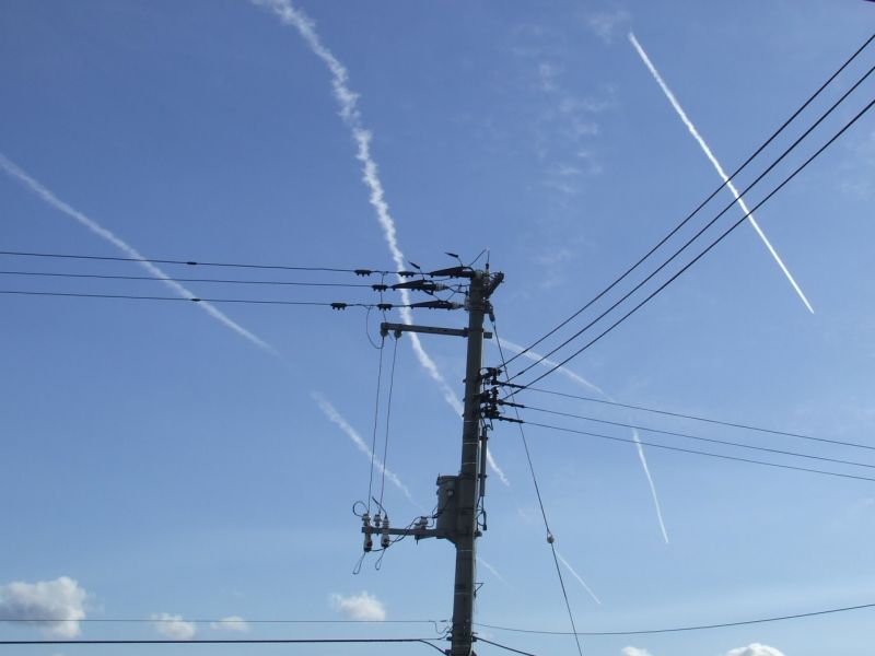 飛行機雲４本