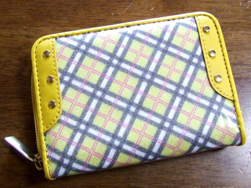 キュートなラメ入りチェック柄二つ折り財布＆長財布が入荷しました！