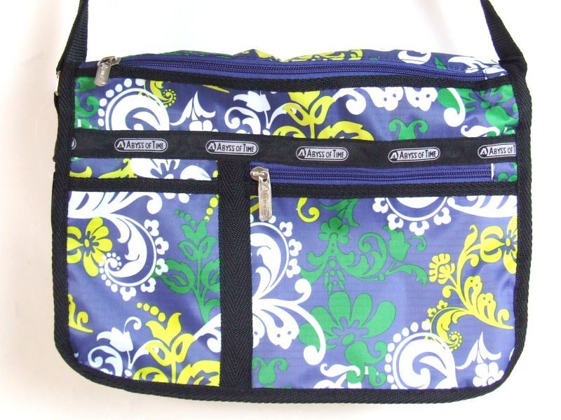 拡幅機能付き！ハワイアンテイストのショルダーバッグが入荷しました！