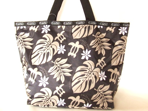 リーフ＆ホヌ柄のハワイアンテイストがプリントされた、大きめサイズのトートバッグが入荷しました！