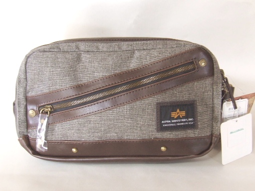 タブレット収納を搭載し、麻の力強さと、ALPHAのミリタリーテイストがコラボした、オシャレで機能的なバッグが入荷しました！